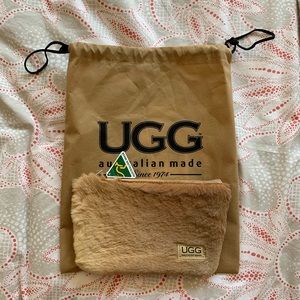Ugg zip pouch